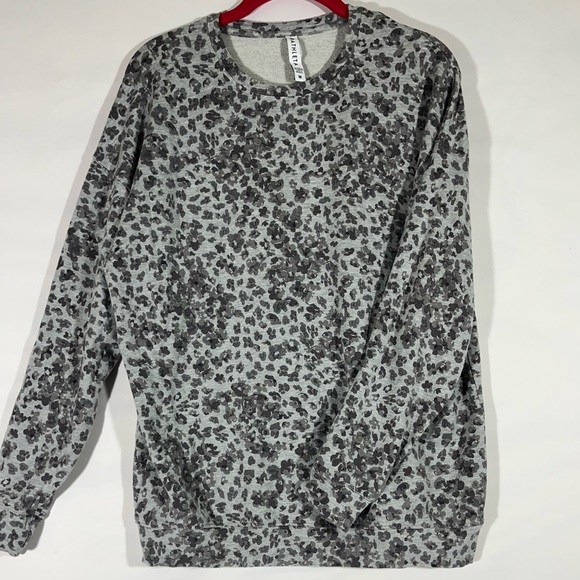 Athleta Tops - ATHLETA STUDIO‎ TO STREET SPLATTER SWEATSHIRT ANIMAL PATTERN SZ M GRAY PREOWNED